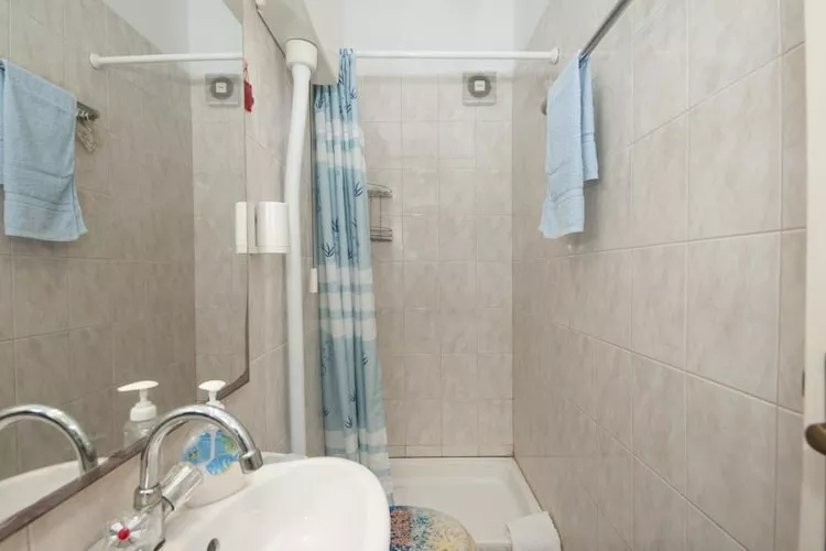 Apartments Gorana - Two Bedroom Apartment with Terrace(A1) (ST)-Bathroom