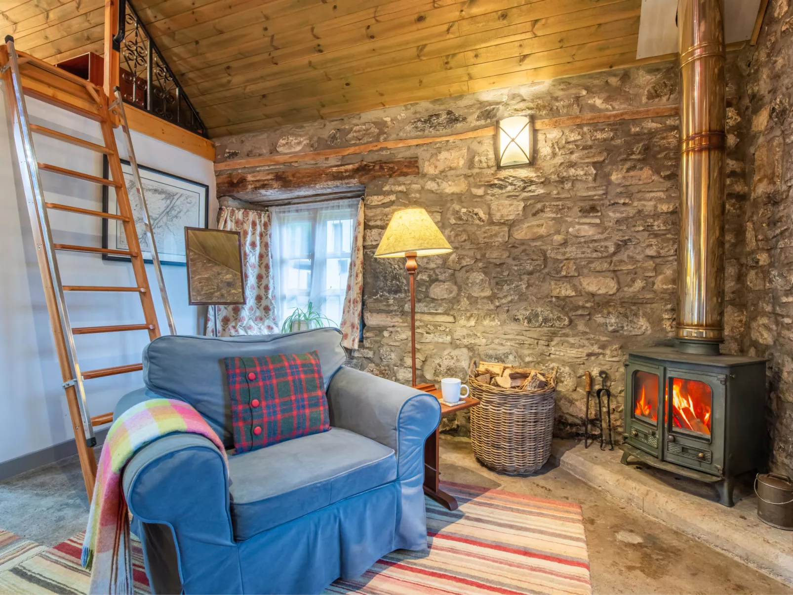 The Romantic Bothy-Inside