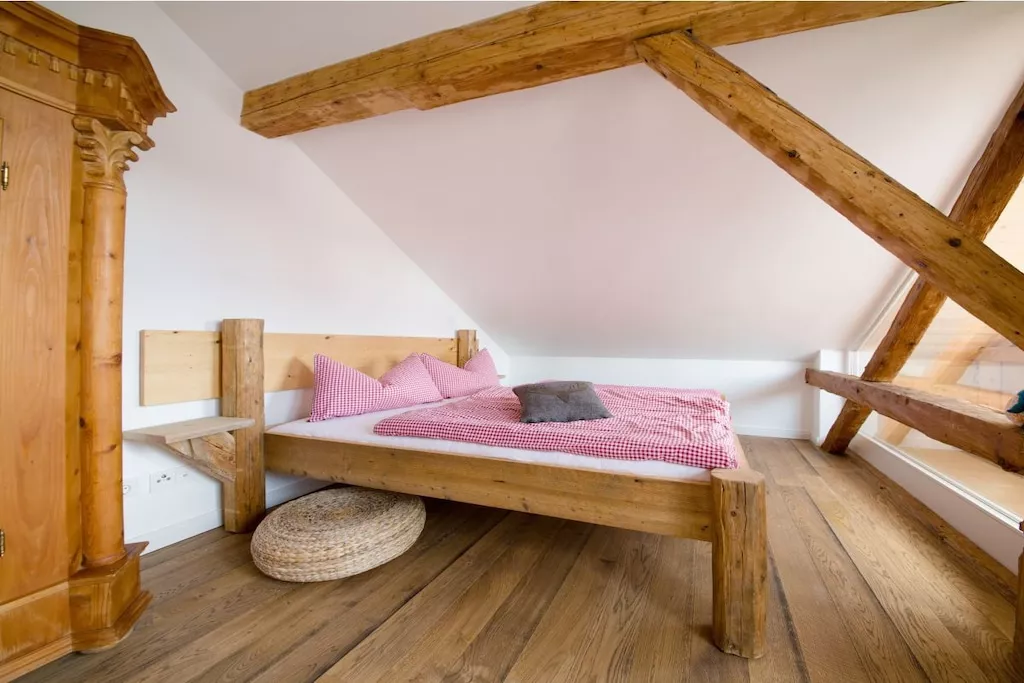 87166-Bedroom