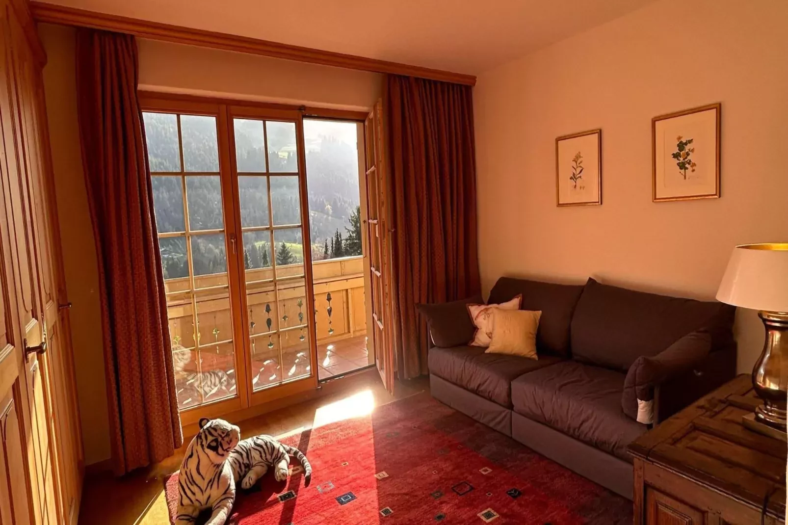 Marvelous Luxurious Furnished Flat with Outstanding Views-Living room
