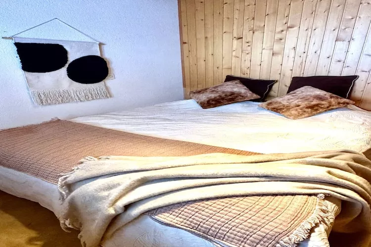 Chalet Bliss Spacious Six Bedrooms And Breathtaking Views-Bedroom