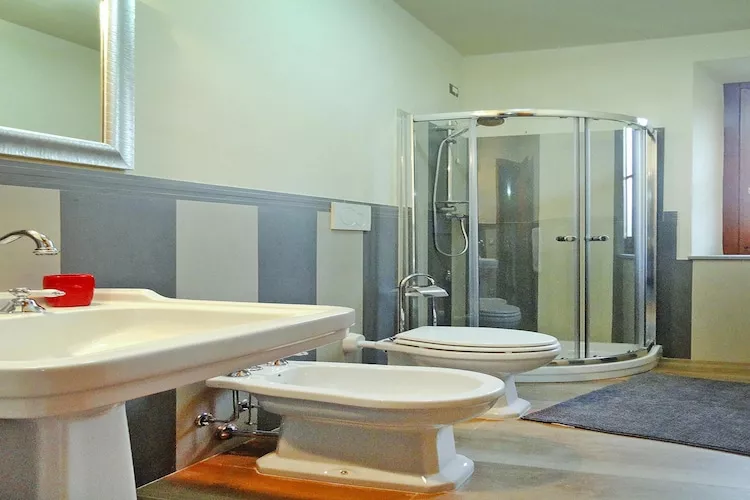 Agri-tourism Giugnano Poggio del Sole Lamporecchio-2-Raum Typ C ca 70 qm-Bathroom