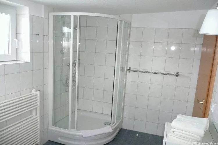 Haus 7 - Steg F - Comfort / 4 Personen-Bathroom
