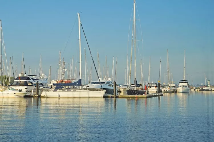 Floating 44 - Boot 2 / 2 Personen-Zones d'été à 1 km