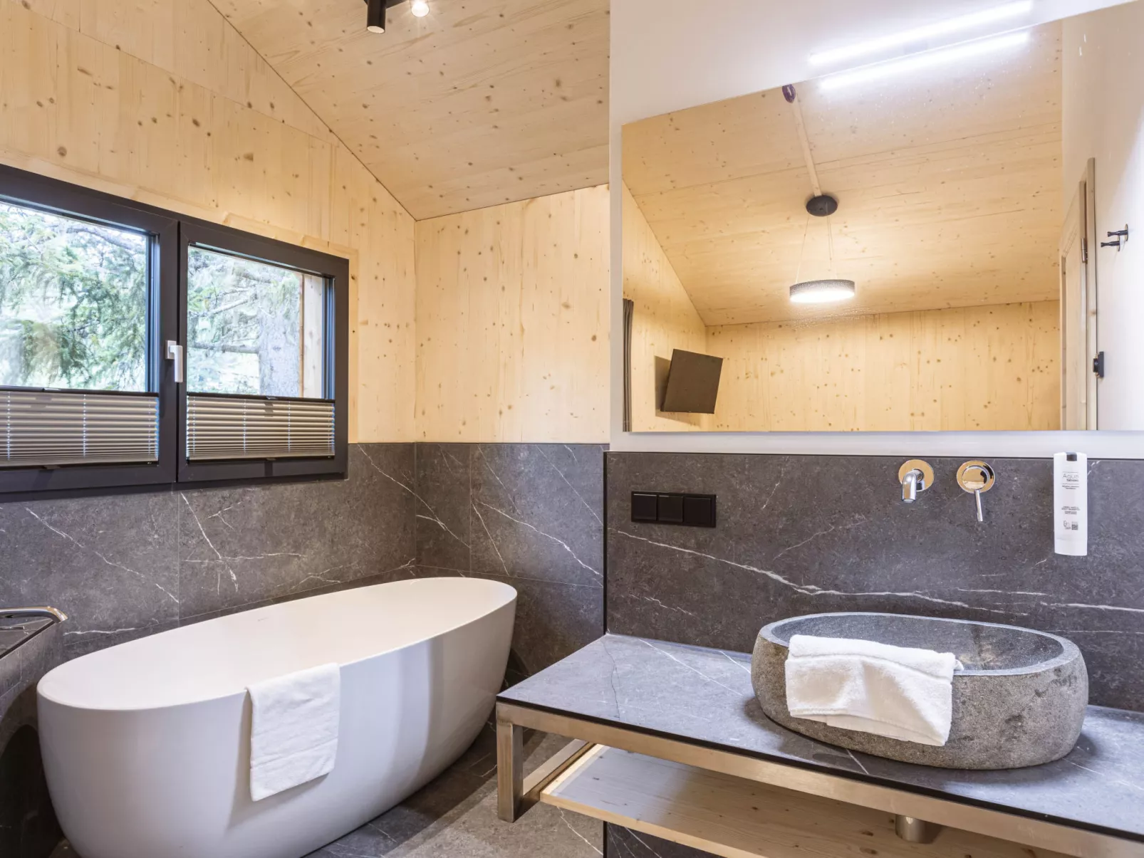 Superior #10 mit Sauna & Hot Tub-Inside
