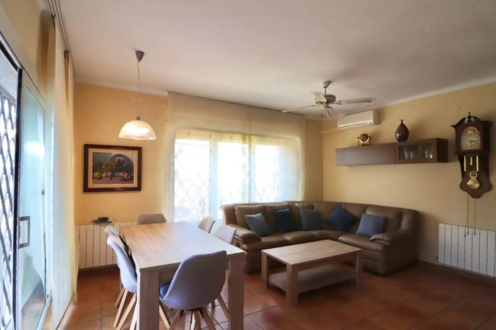 VILLA PARMENIDES Roses-Salon