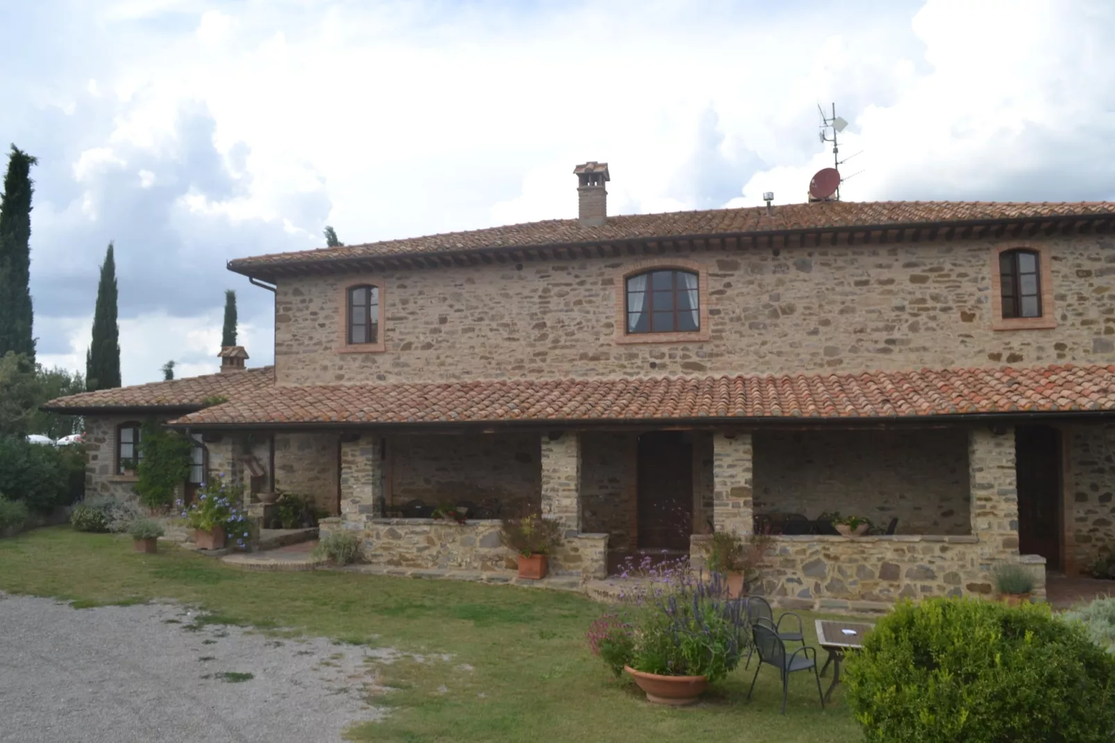 Villa Montecucco-Exterior summer
