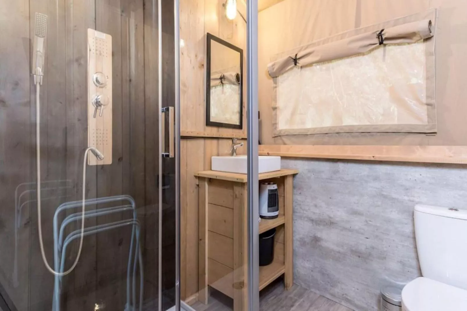 Stardust 40 Family Lodge-Bathroom