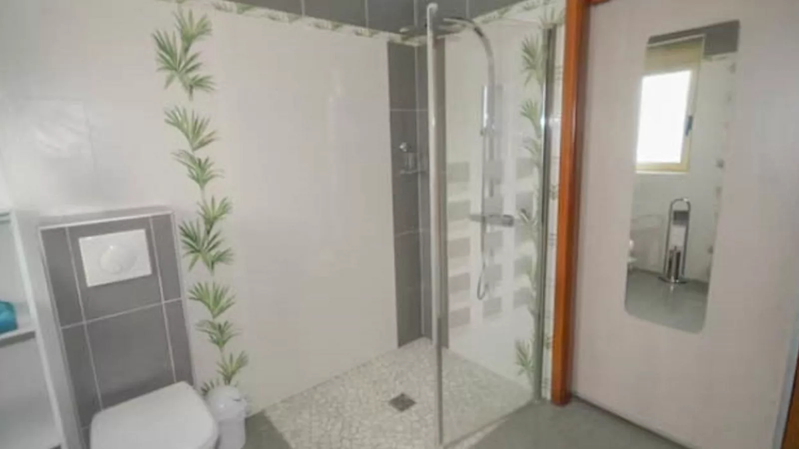 Gite Brousse le Chateau-Badezimmer