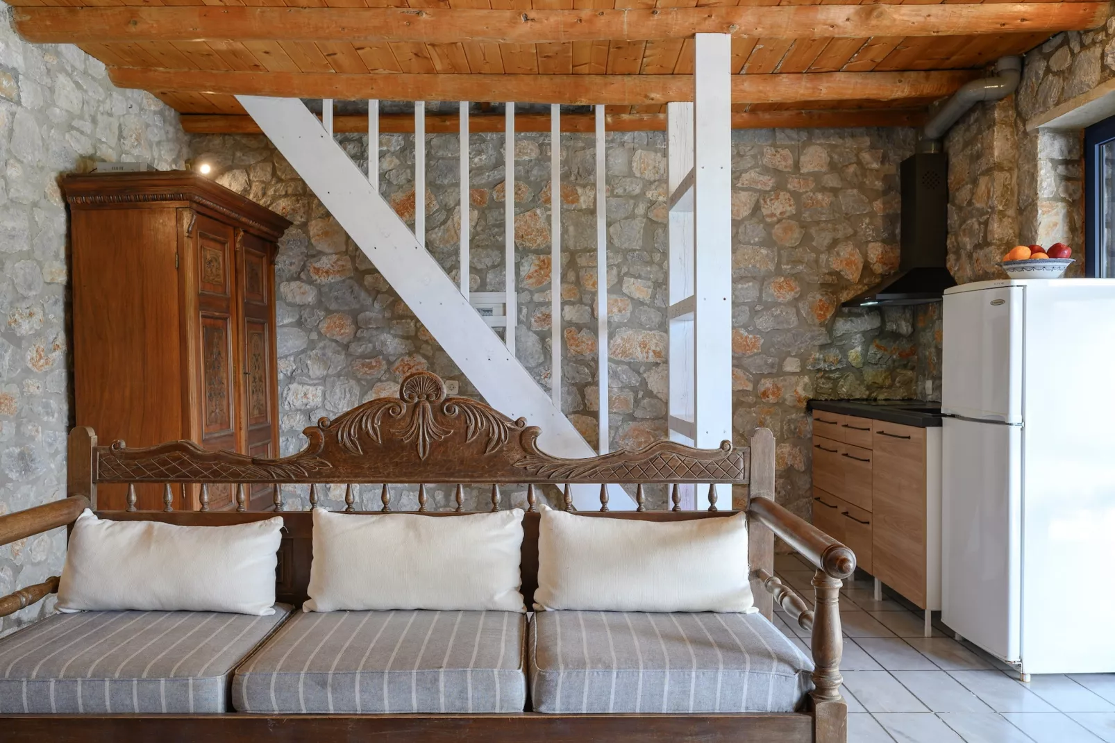 Manousaki-Living room