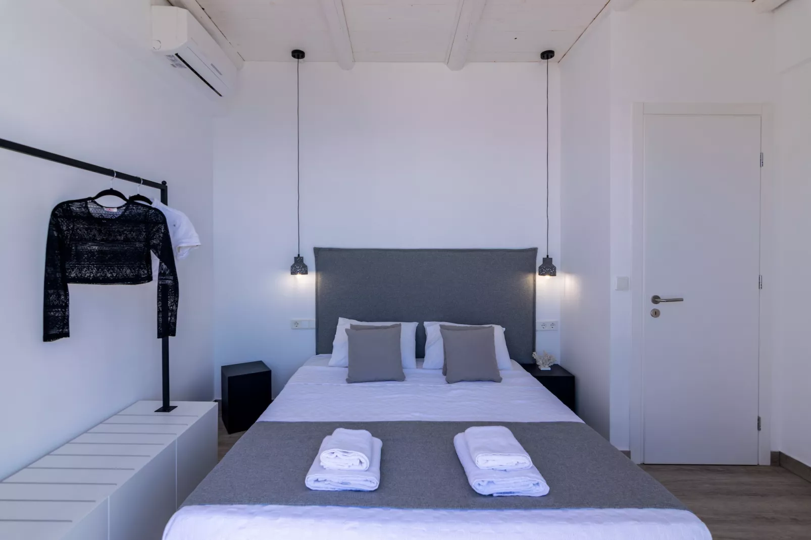 Pyrgos Exclusive 2-Bedroom