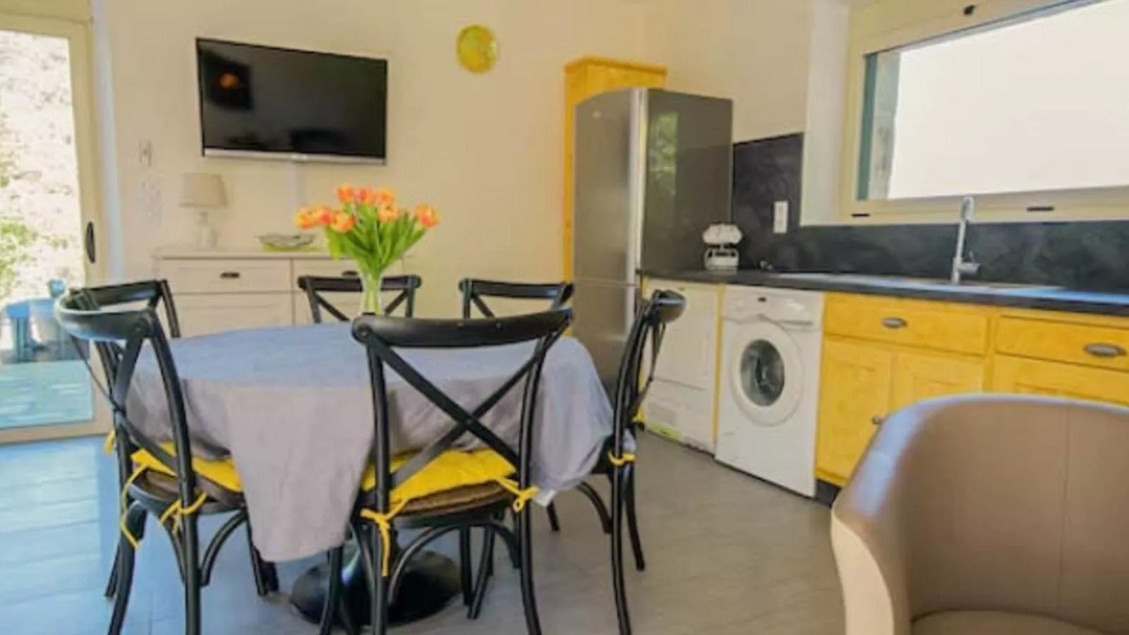 Gite Brousse le Chateau-Esszimmer