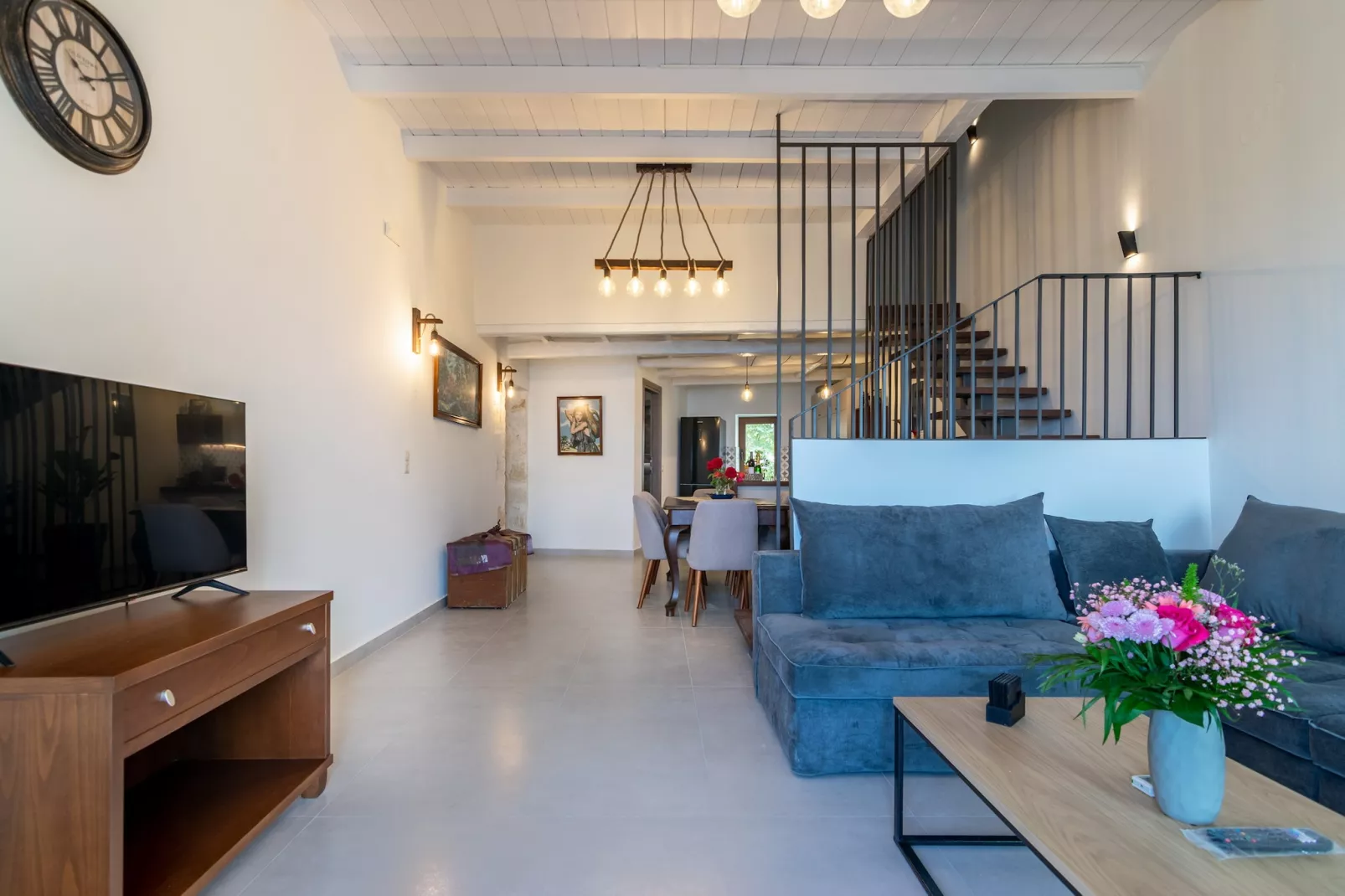 Iliahtida-Living room
