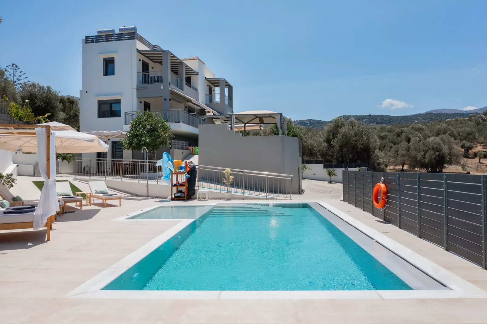 3A's Family Luxury Villa-Pool