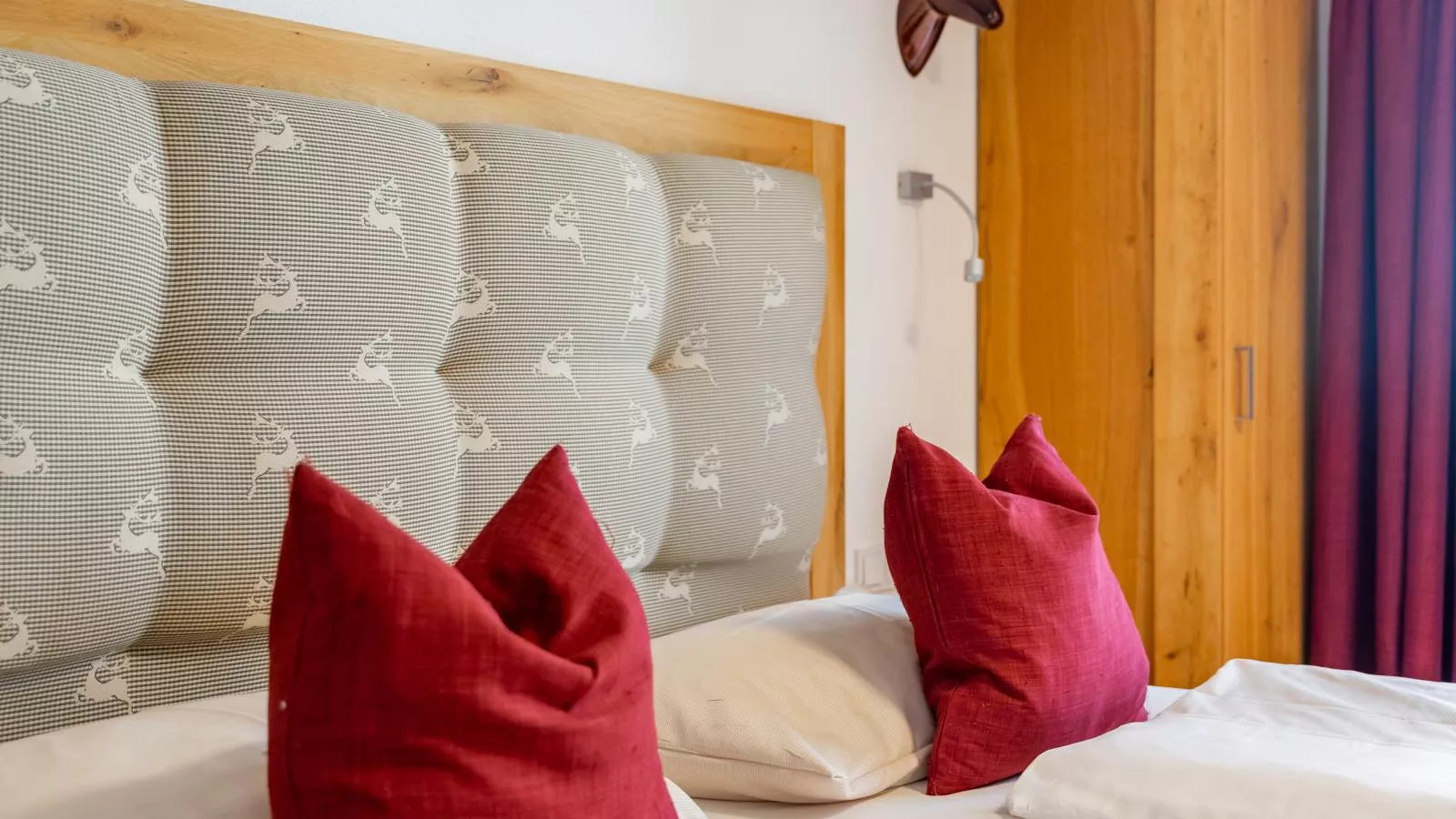 Tauern Suites Mitterwirt TOP 215-Bedroom
