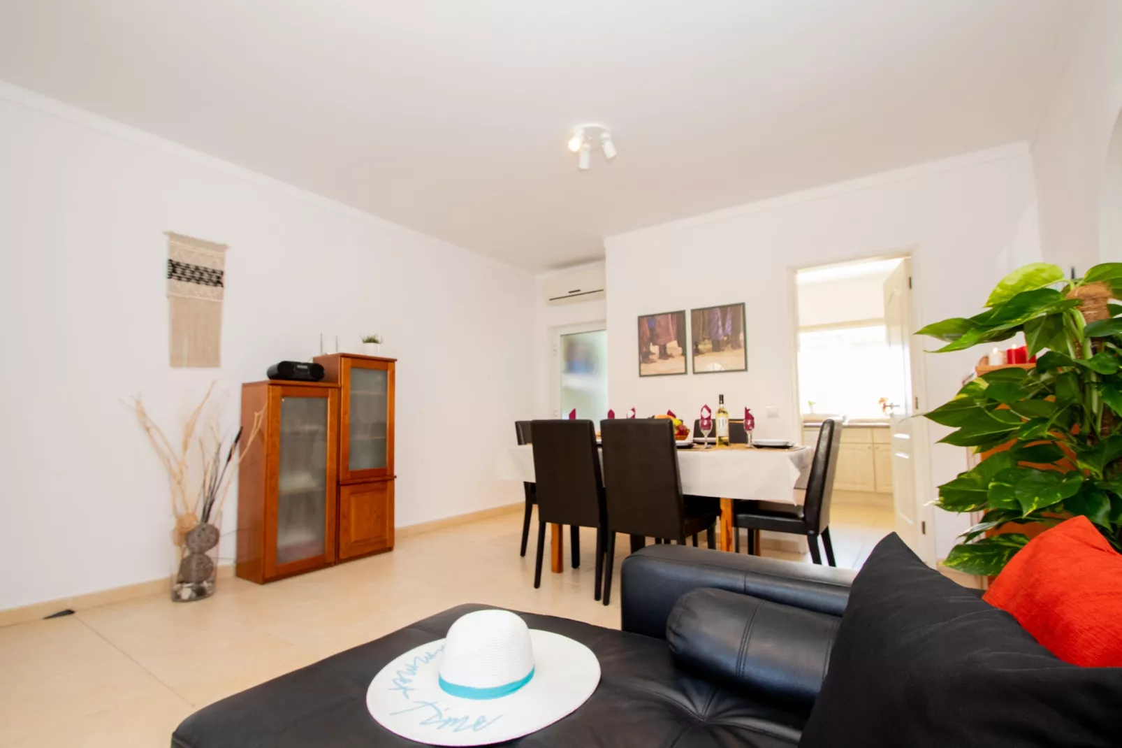 Apartment Oasis Park-Esszimmer