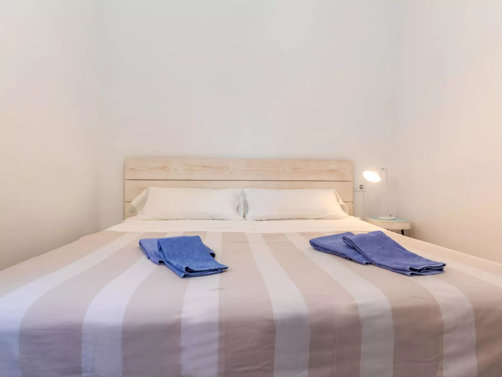 Cosy Flat-Inside
