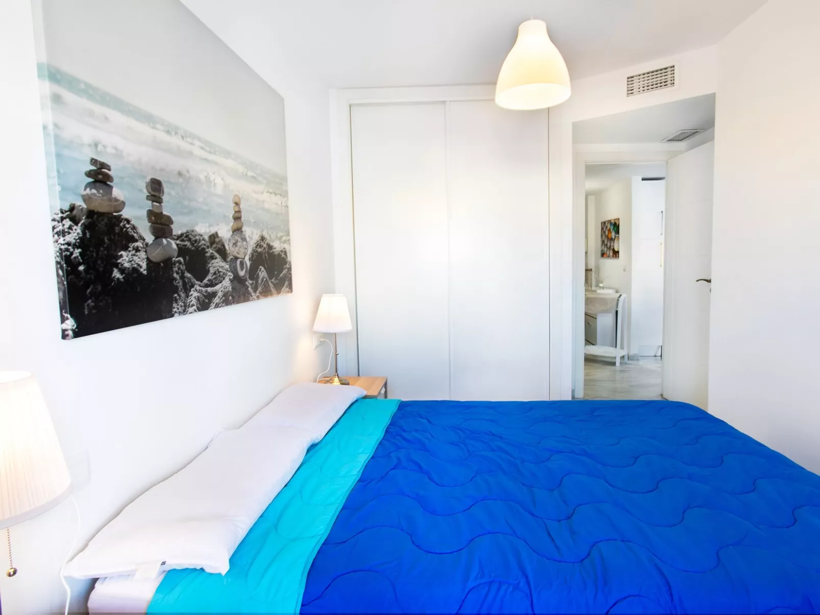 Sunny apartment-Inside