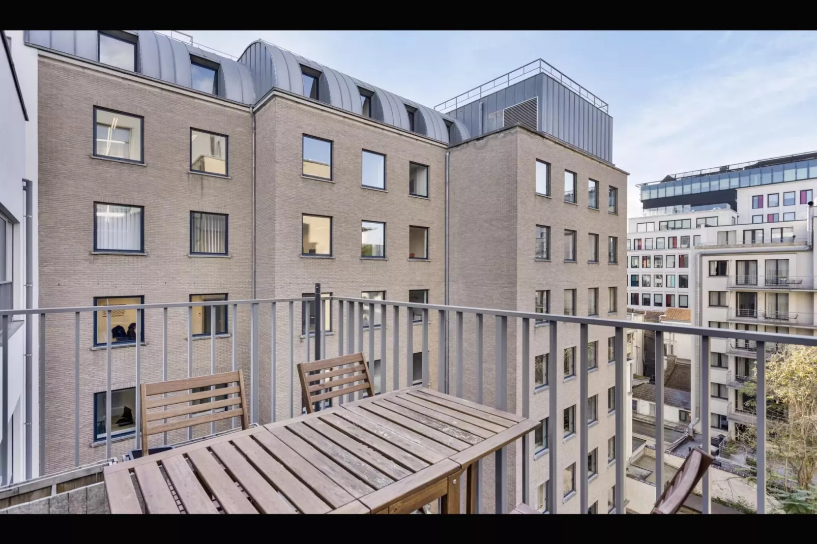 Luxe appartement Montoyer-Terrace balcony