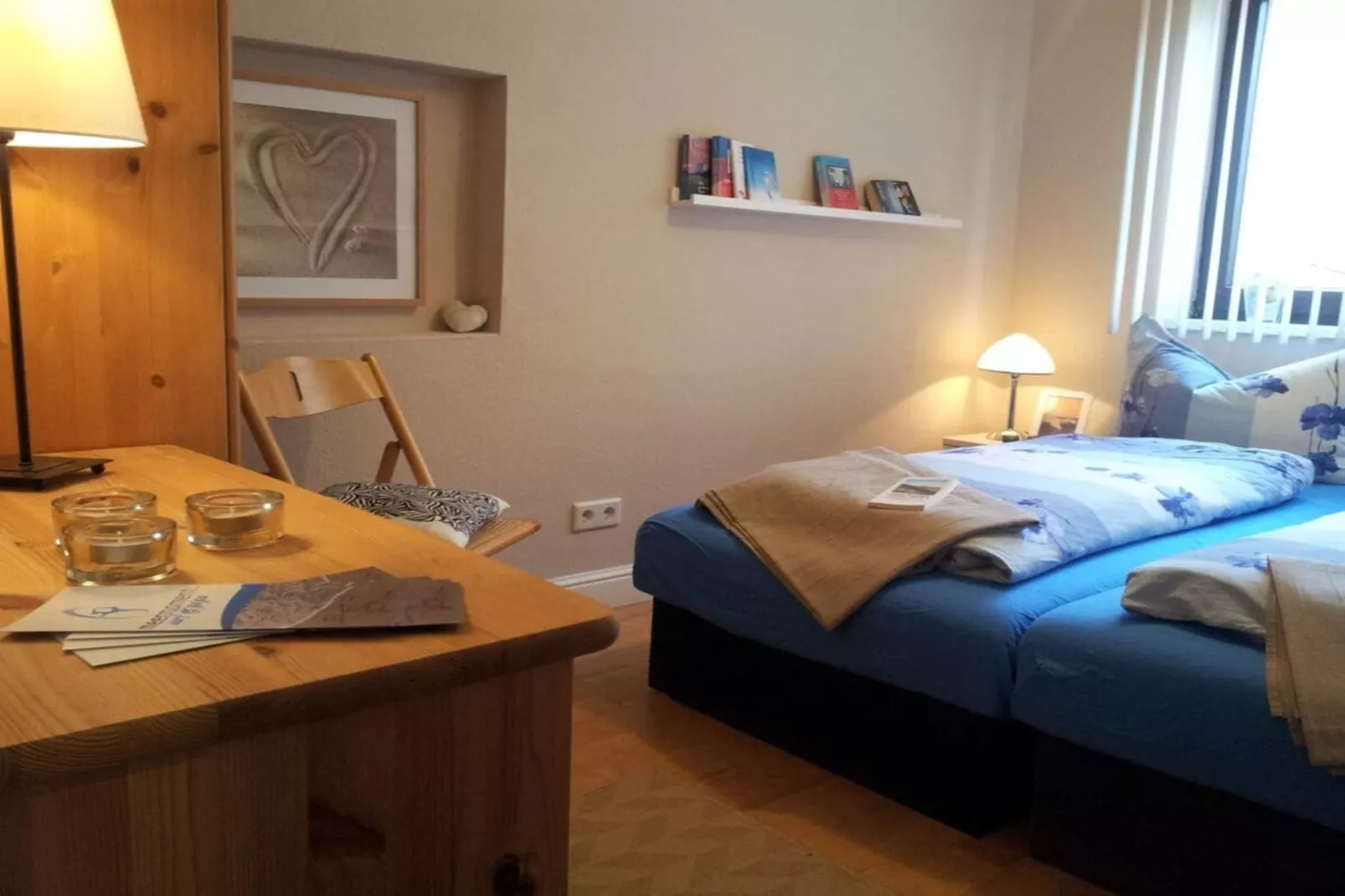 490178-Bedroom
