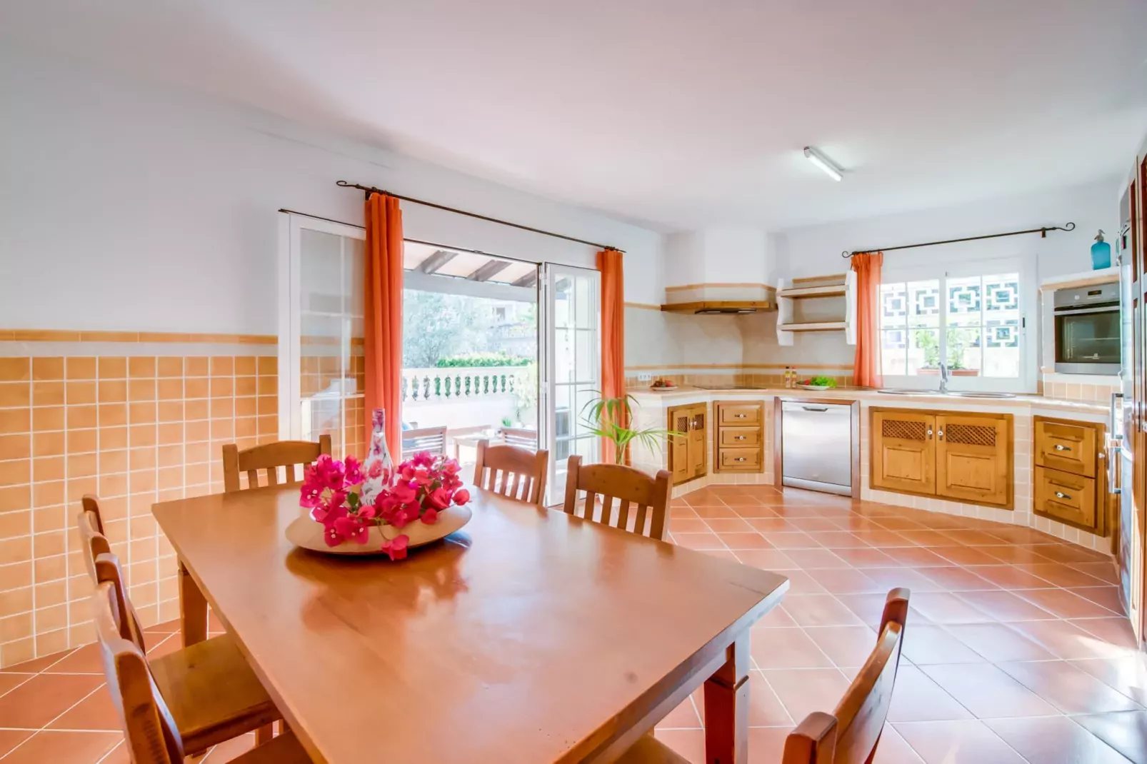 Can Jaume-Dining room