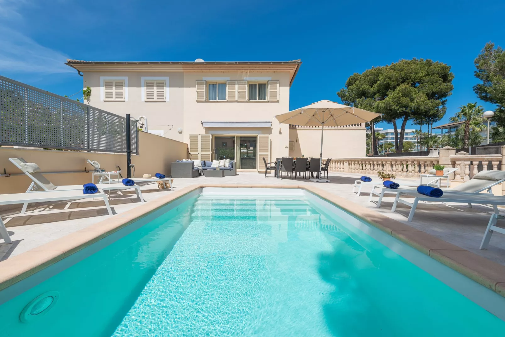 Villa Hilary-Exterior summer