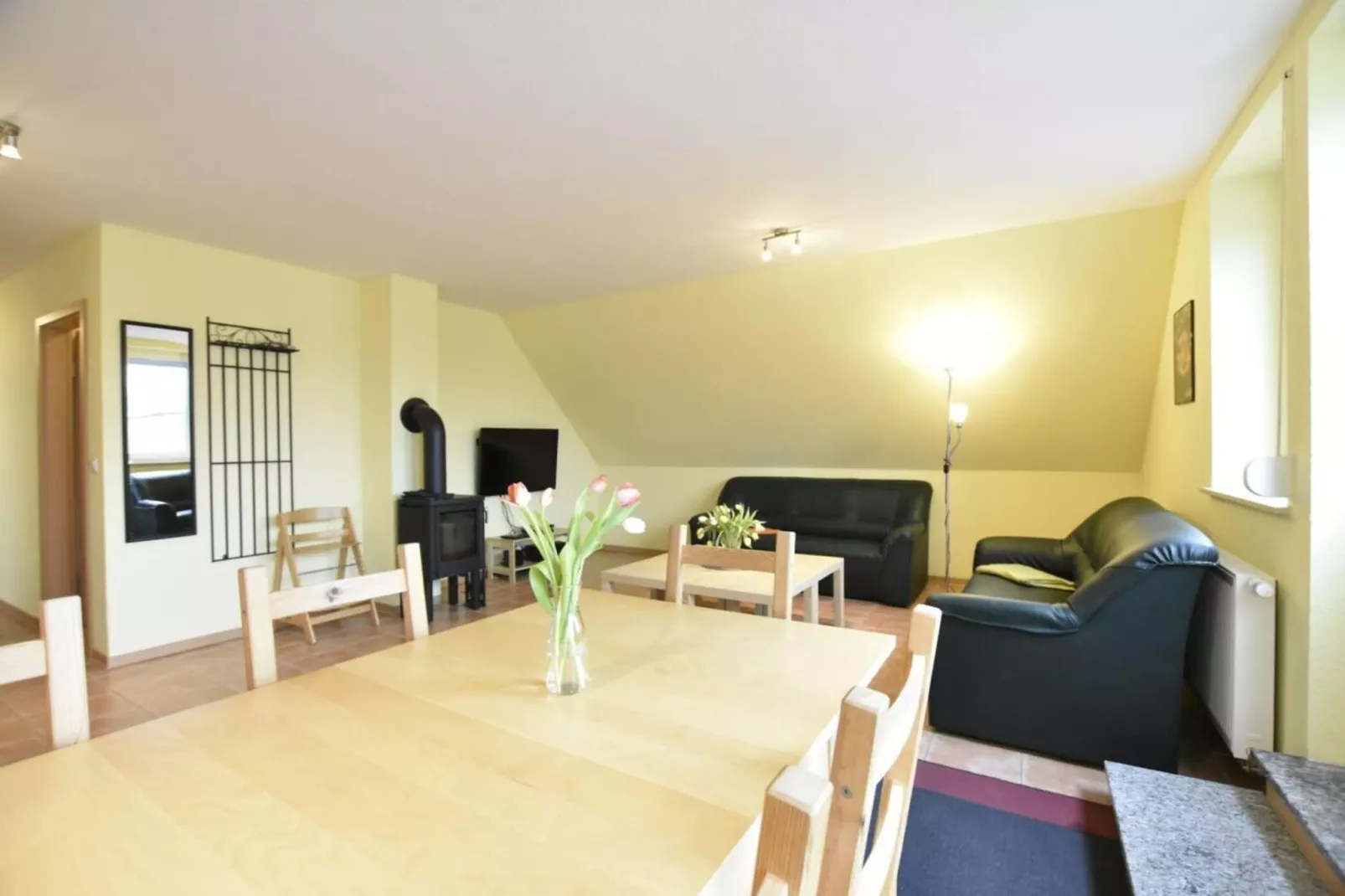 264432-Dining room