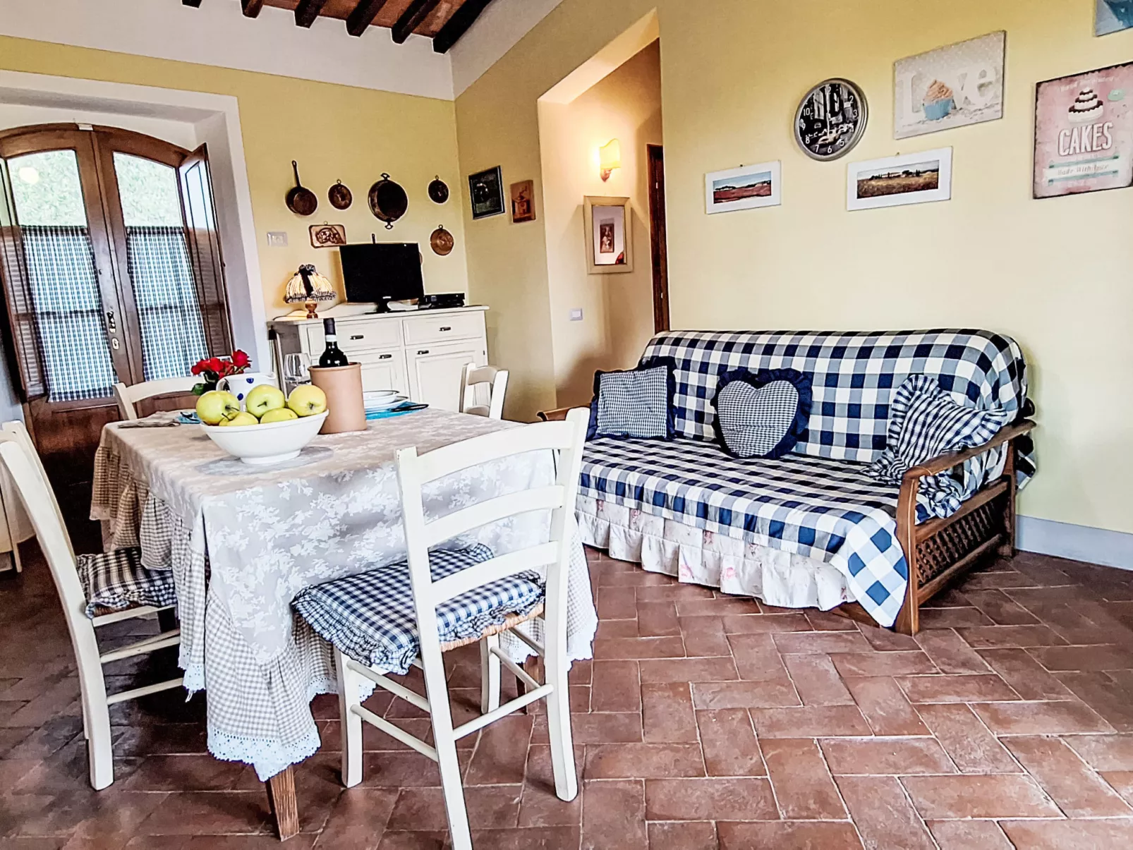 San Regolo-Inside