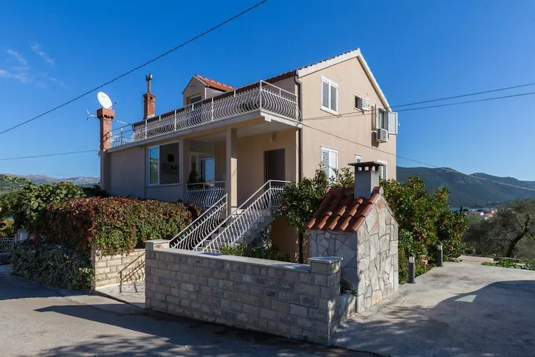 Apartments Memunić - One Bedroom Apartment with Garden View (MALI)-Outdoor