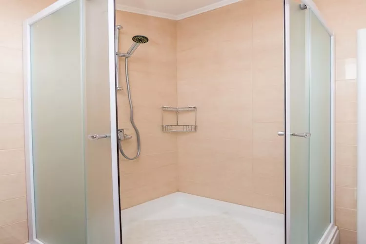Apartments Memunić - One Bedroom Apartment with Balcony and Sea View (CRVENI)-Bathroom