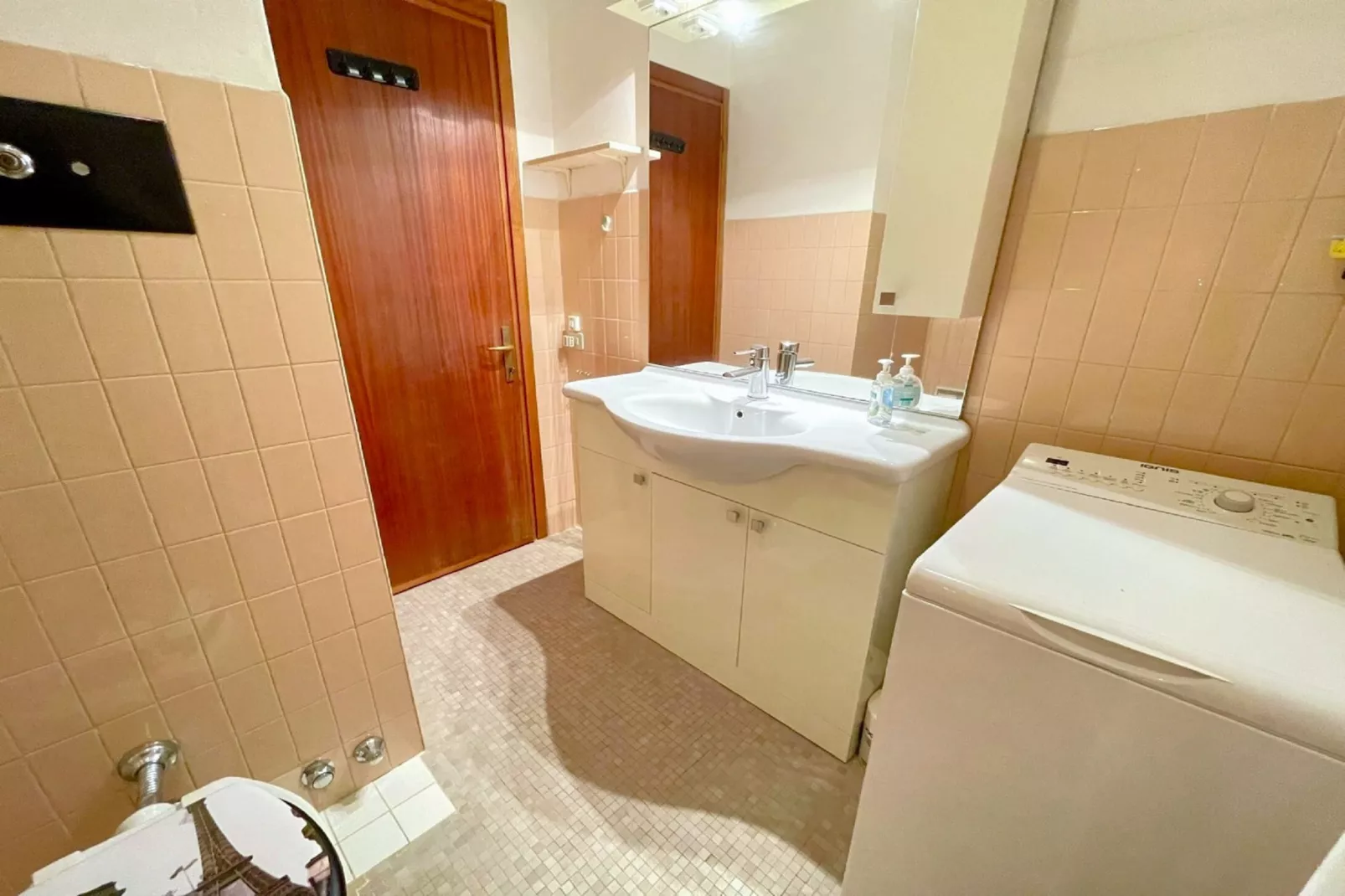 Caravella 26-Bathroom