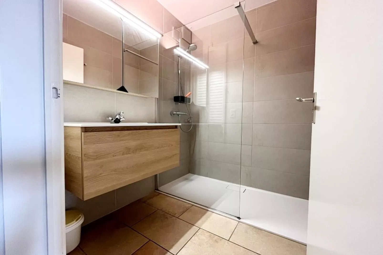 RESIDENTIE PICKWICK 0201-Bathroom