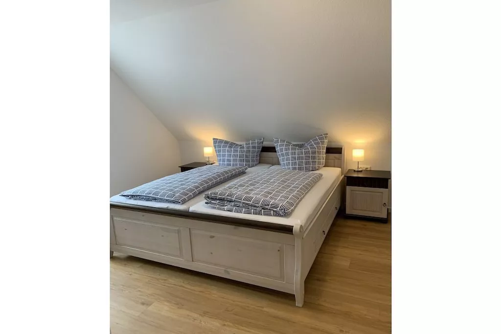 323415-Nicht getaggt