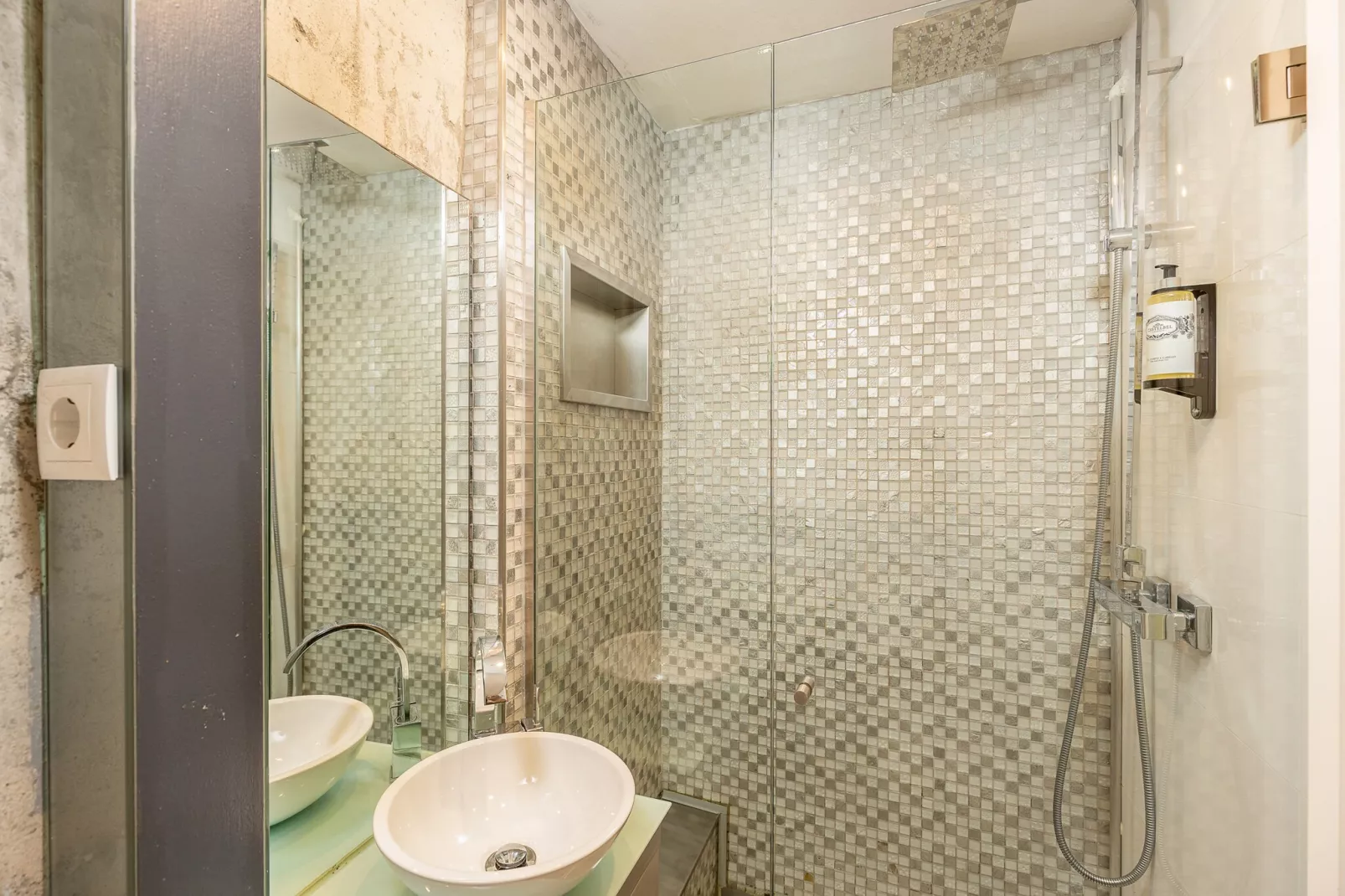 YOUROPO - Ribeira Porto 2-Bathroom