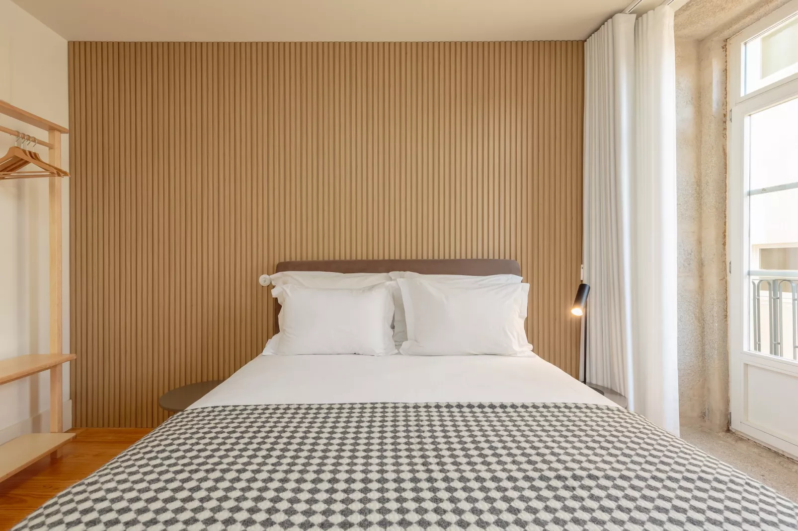 YOUROPO - Flores G-Bedroom