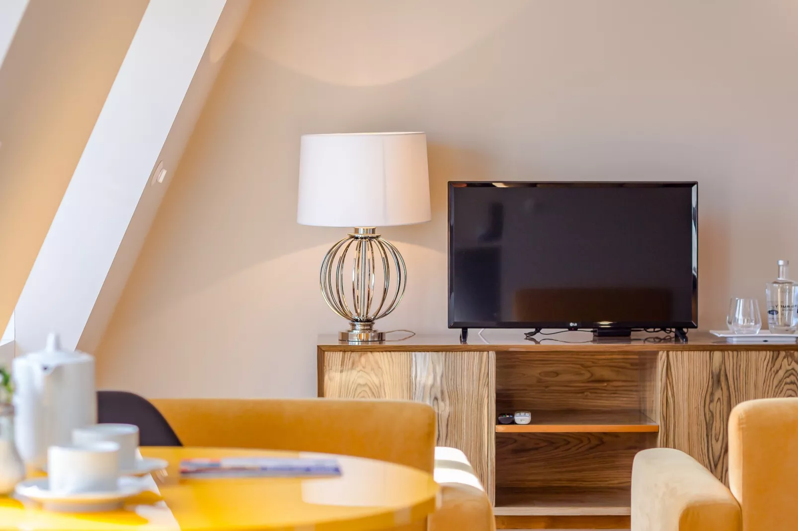 YOUROPO - Market 4C-Living room