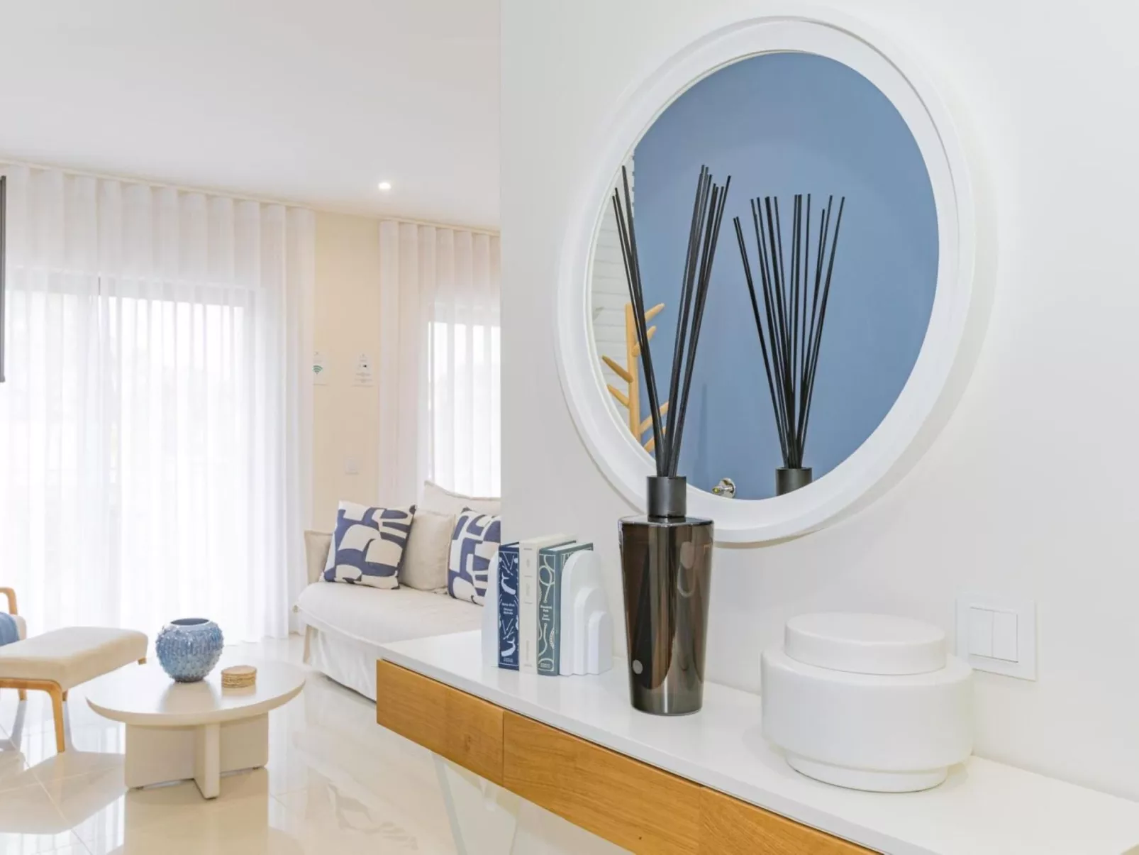 Pine Hills Reva Santuary Modern Elegance-Inside