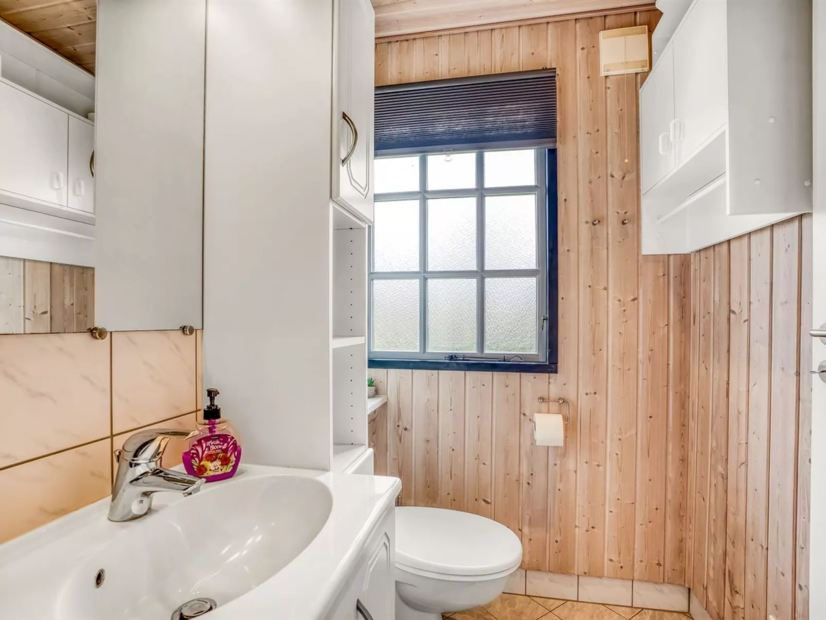 "Thorir" - 500m from the sea-Drinnen