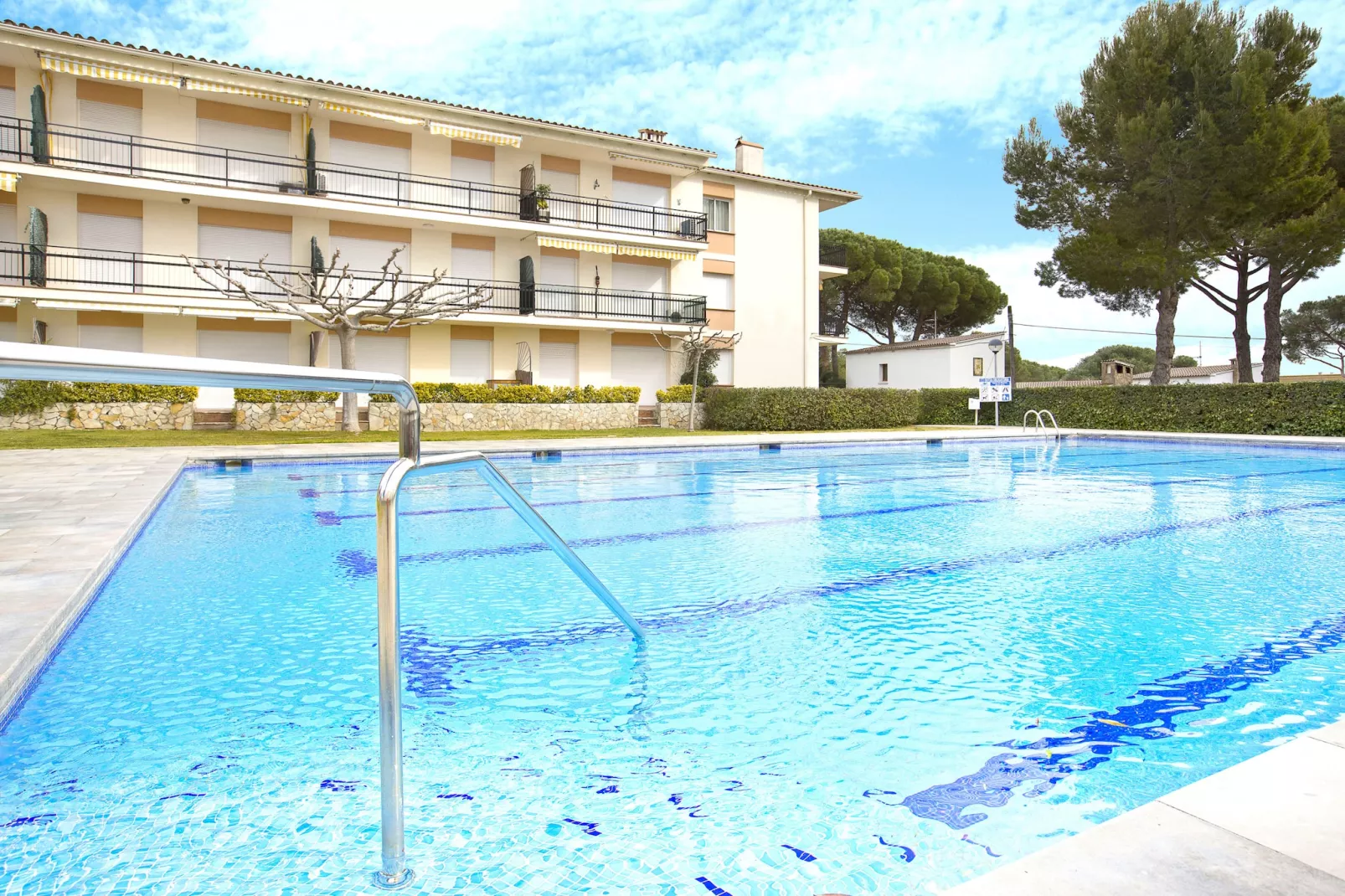 Costa Brava N-2-Schwimmbad
