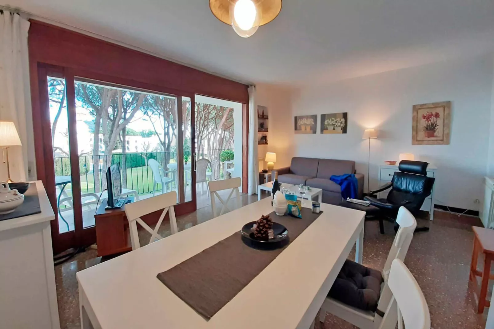 Costa Verde-Dining room