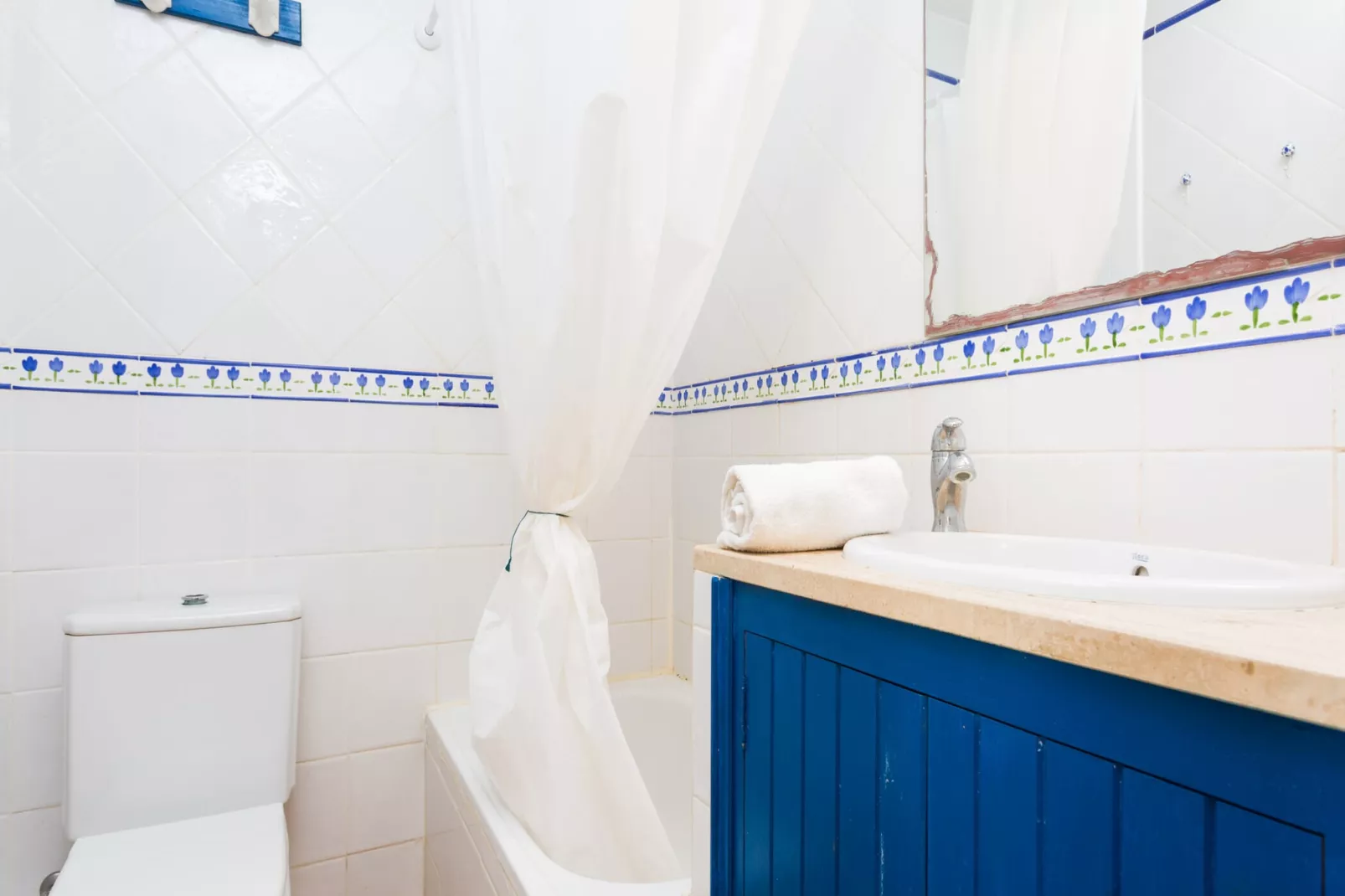 Roc Mar 1-D-Bathroom