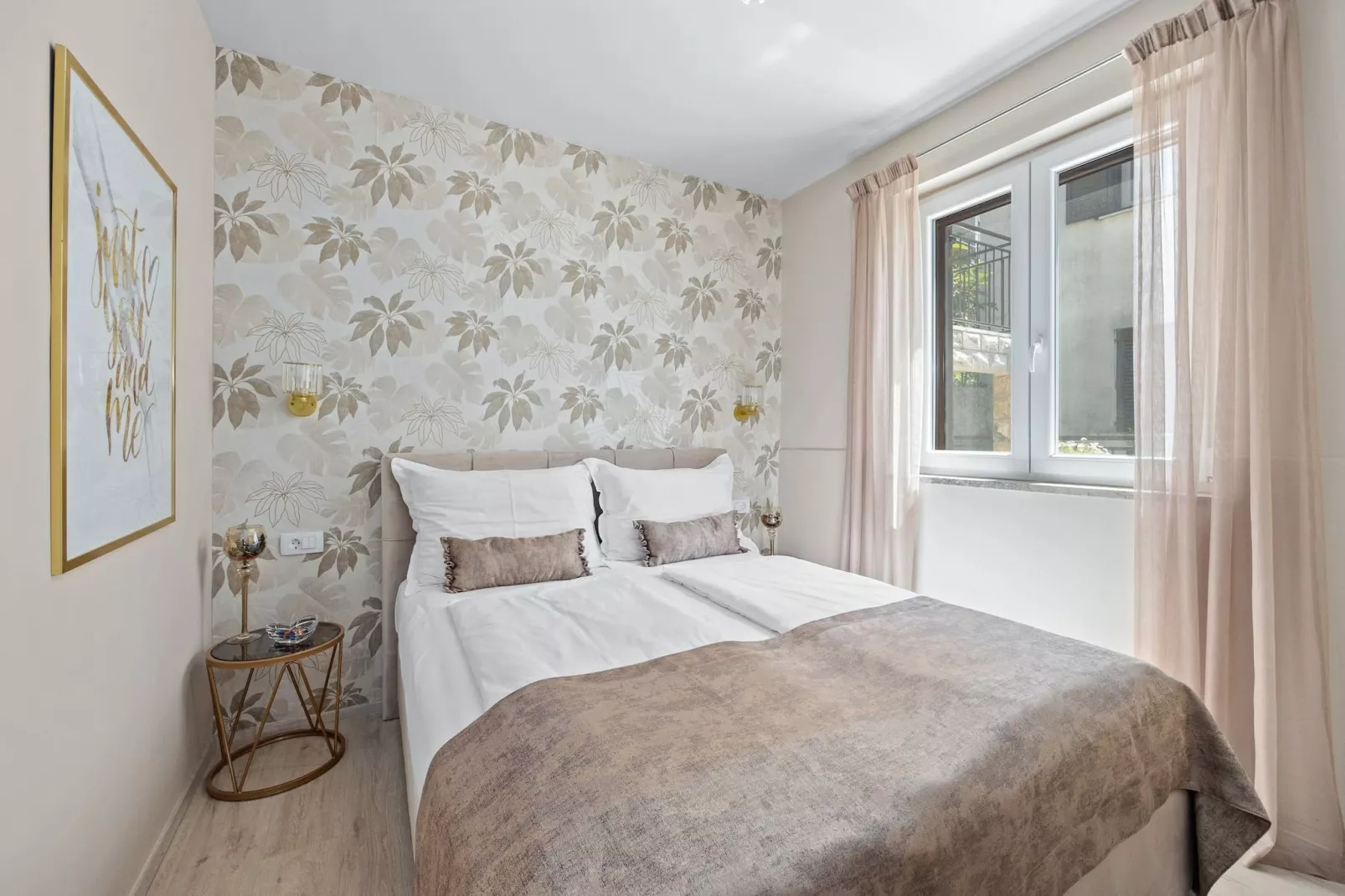 Lady M Gold - Balcony and Sea View-Bedroom