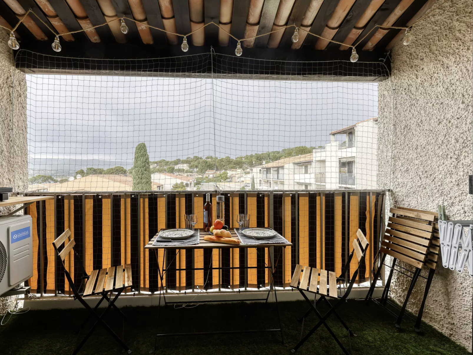 Les Aigues Marines-Outside