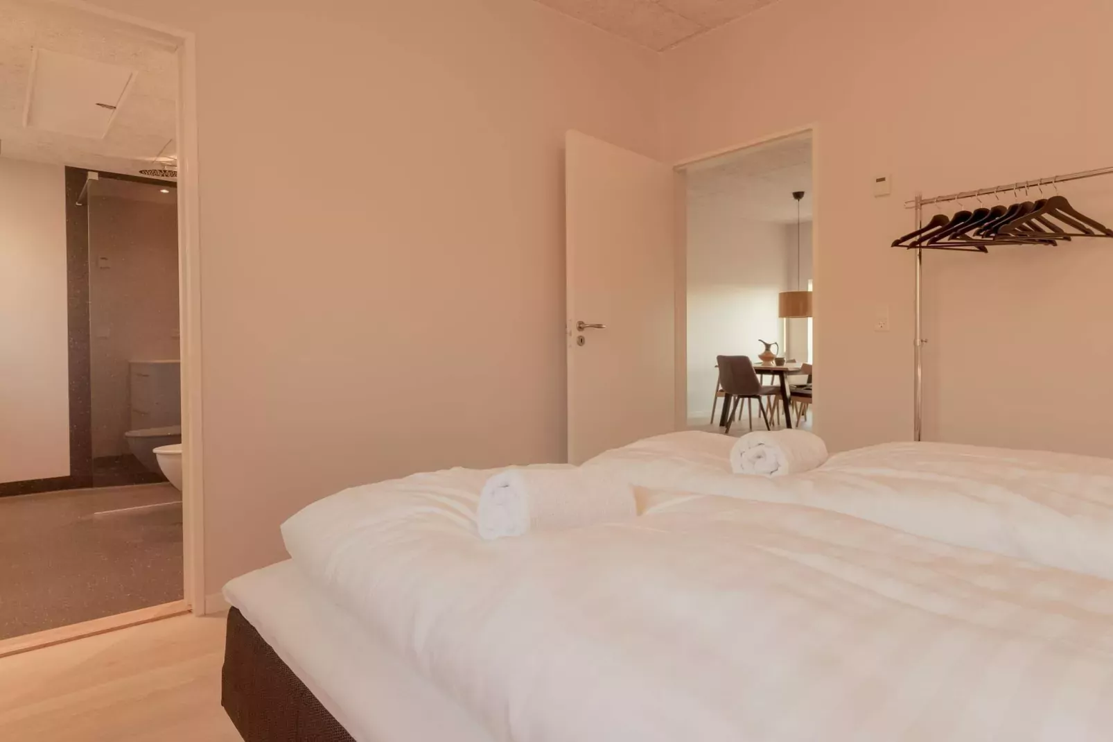 Stylish 4BR Apt in Torshavn - By Traum Ferienwohnungen-Indoor