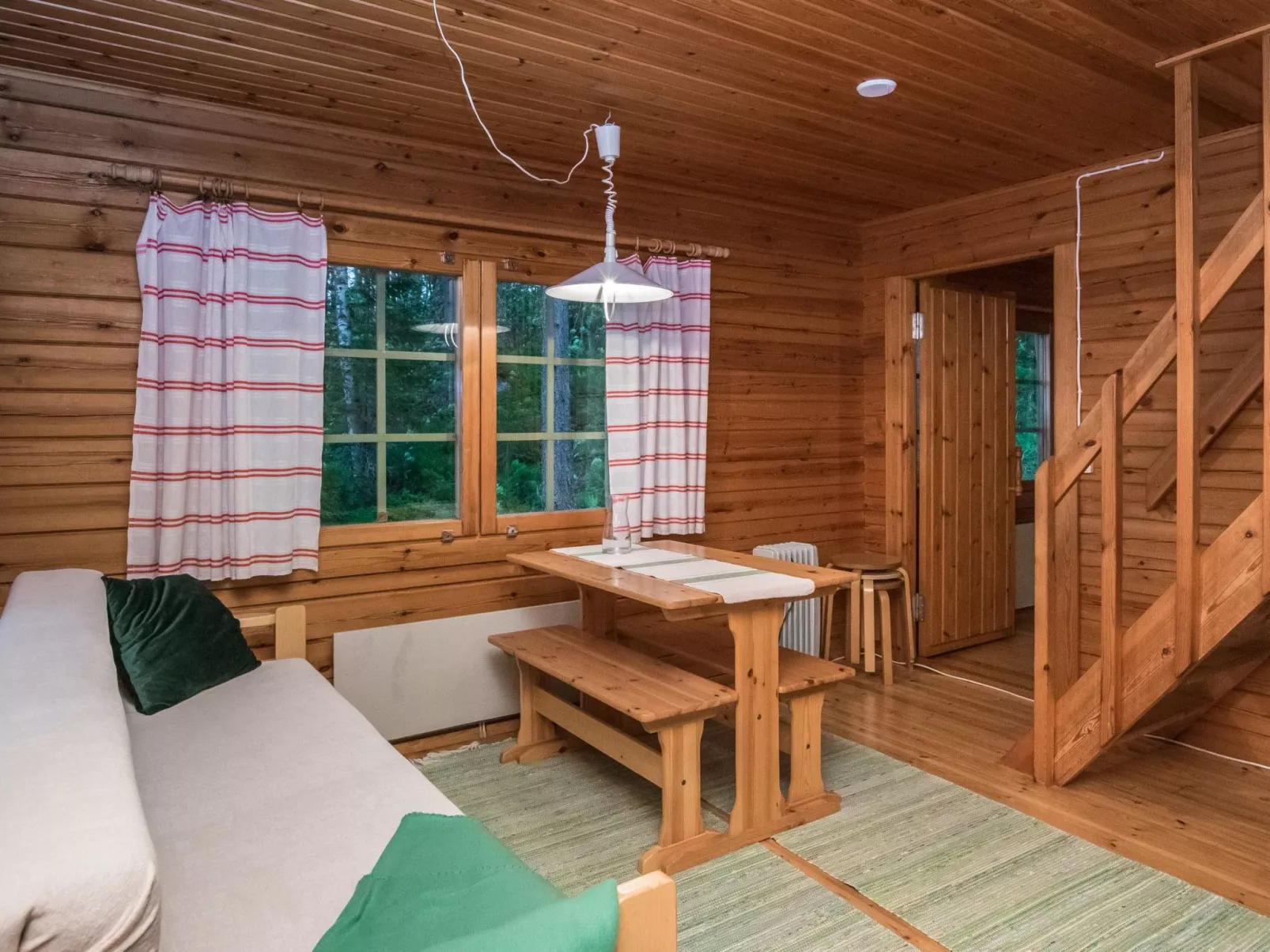 Laitamökki-Inside
