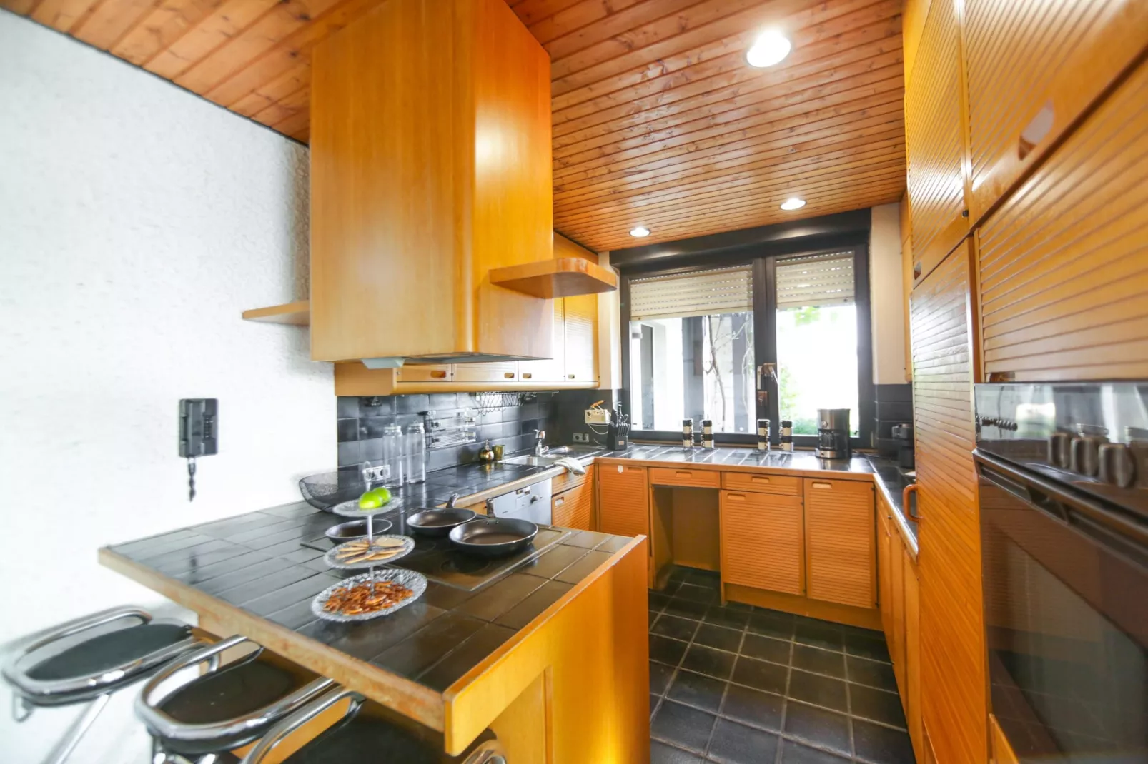 Villa Weitersburg mit indoor Pool-Kitchen