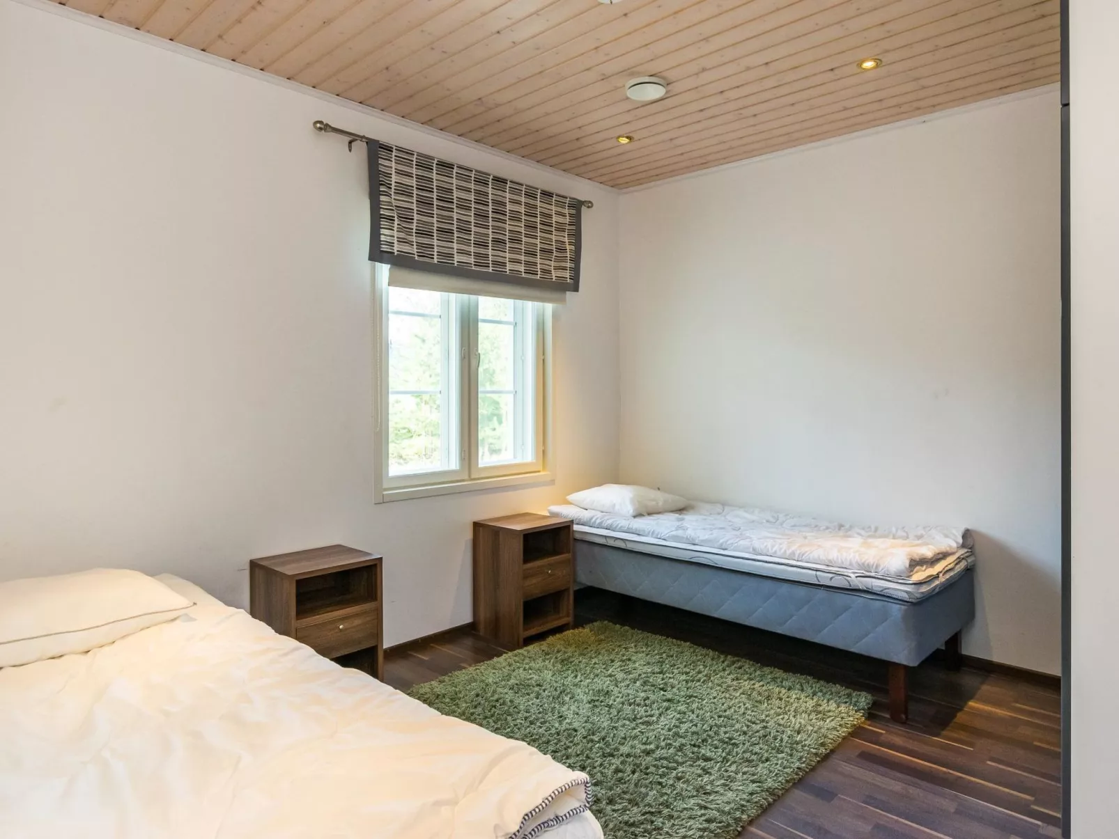 4 seasons hymy a-Inside