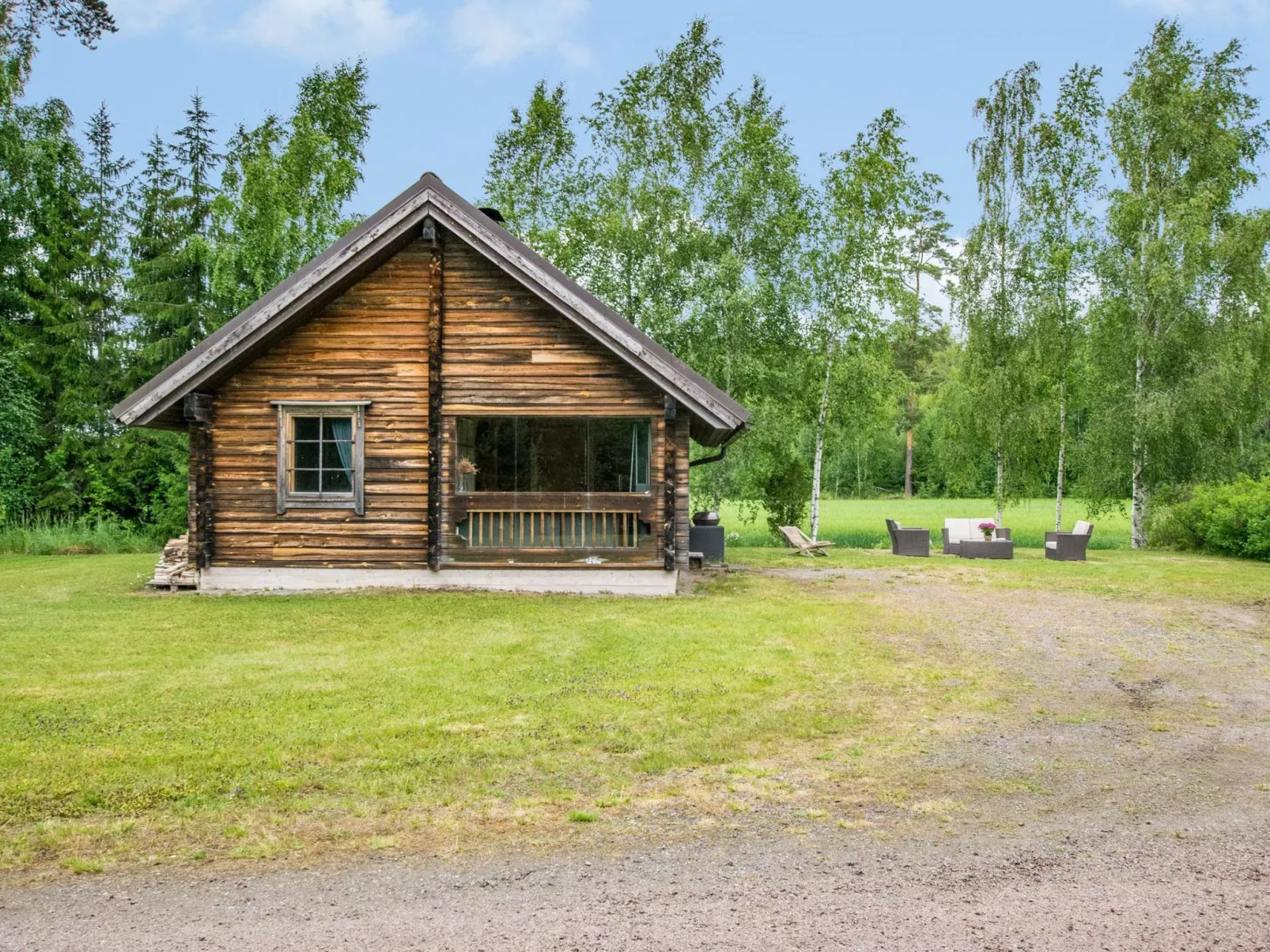 Meripoika-Outside