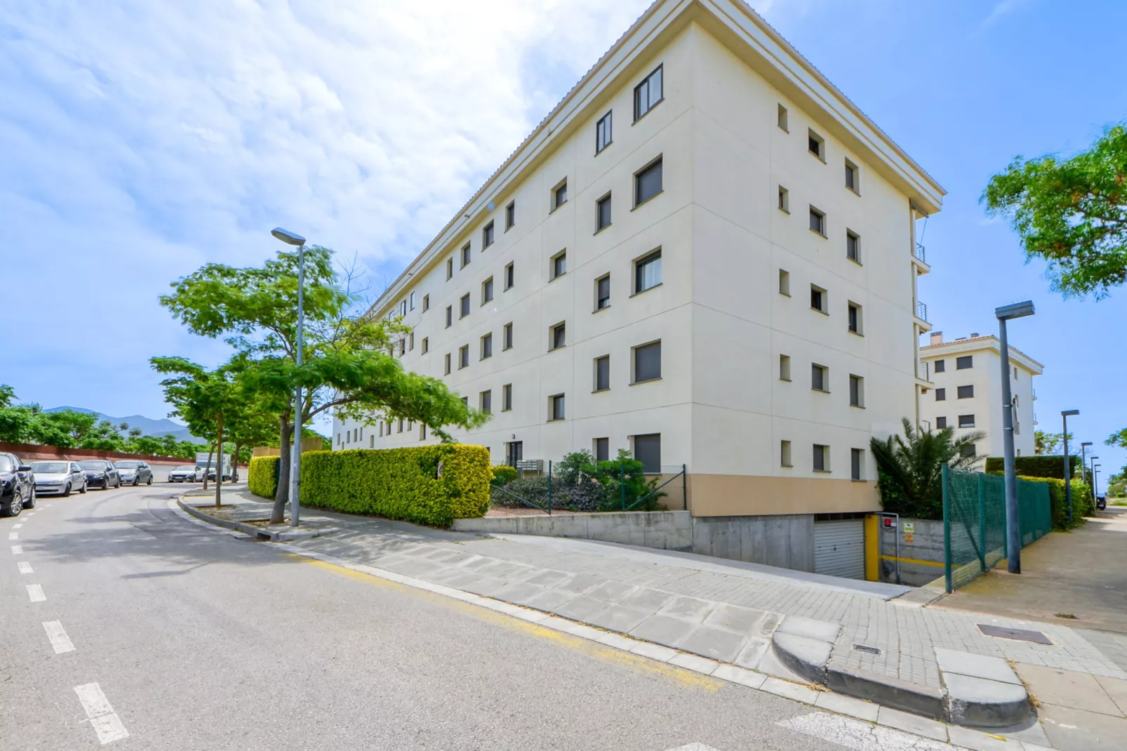 MILENI 2 4 Bjs 2 Roses-Exterior summer