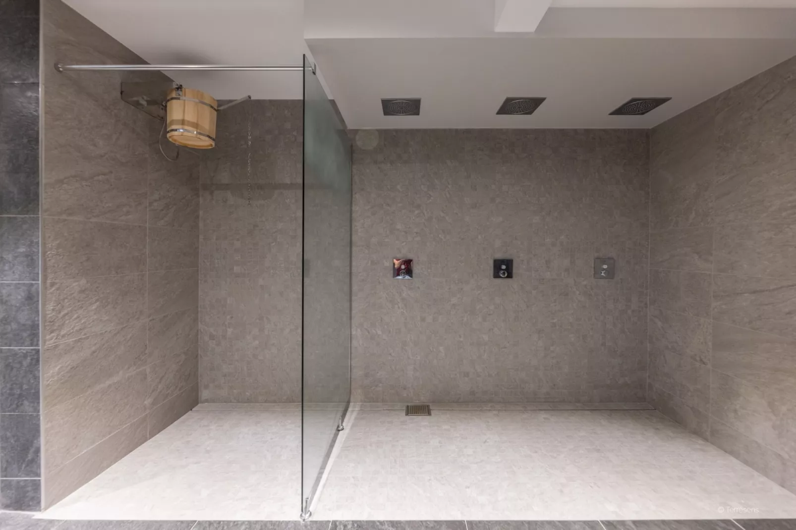 Le Cristal Lodge-RD2P-Bathroom